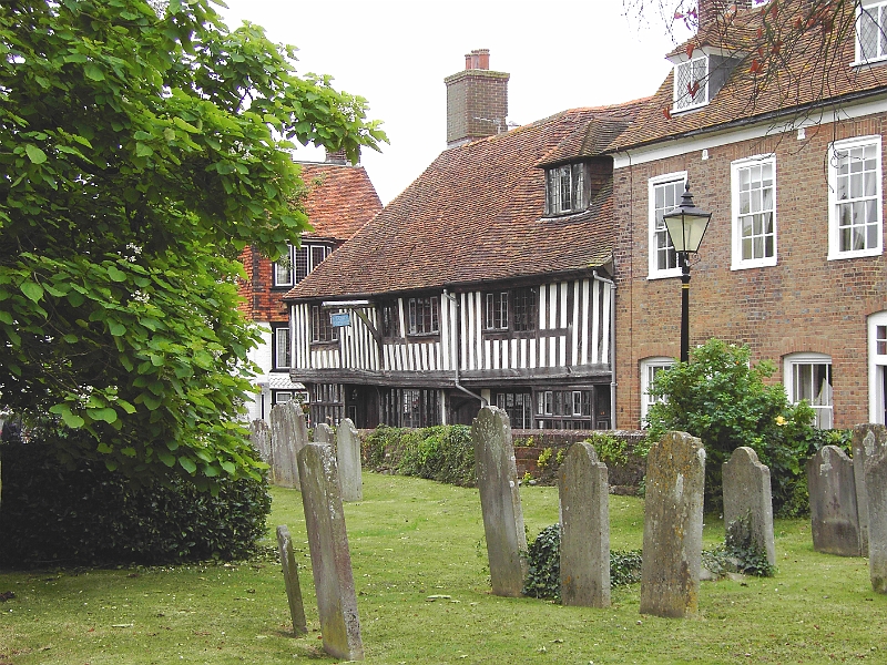 PICT0202 Rye Churchyard.JPG - Rye Churchyard